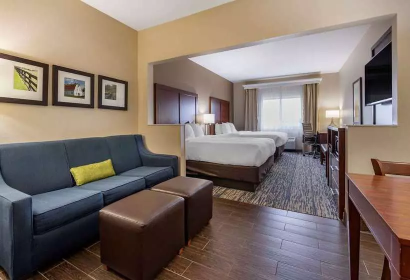 Отель Comfort Suites Keeneland