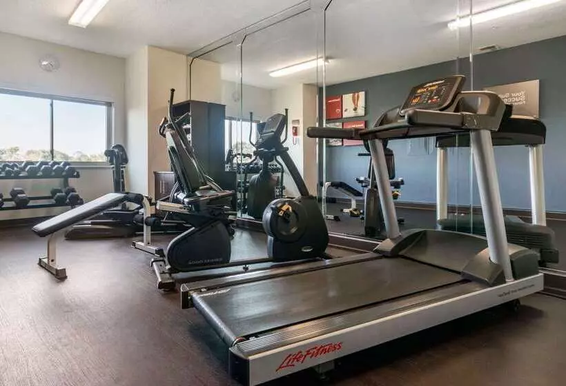 Отель Comfort Suites Keeneland