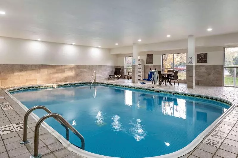 Отель Comfort Suites Keeneland