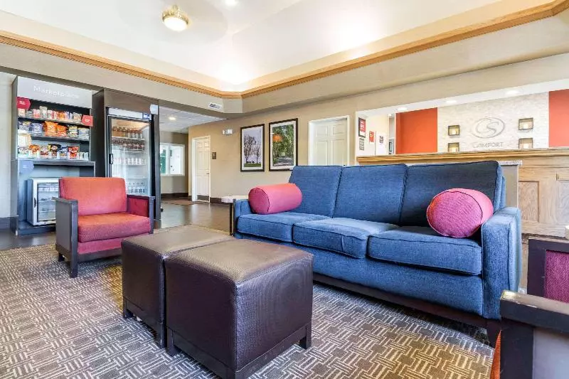 Отель Comfort Suites Keeneland