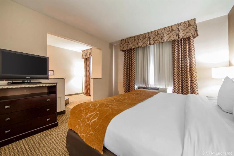 فندق Comfort Suites