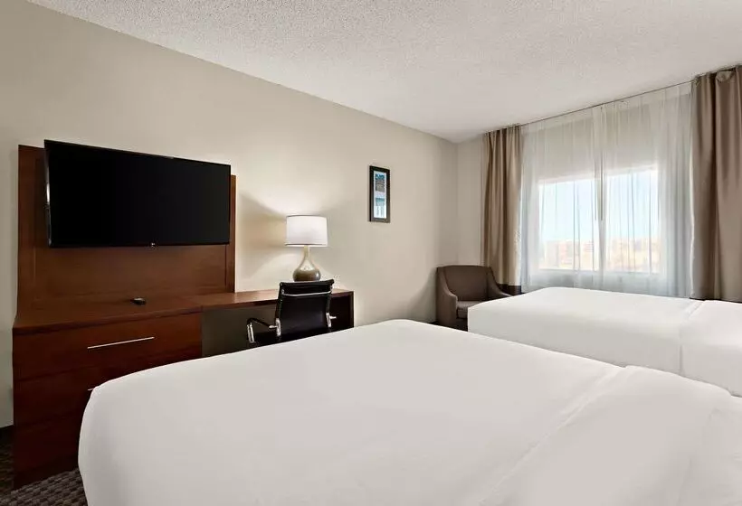 ホテル Comfort Suites University