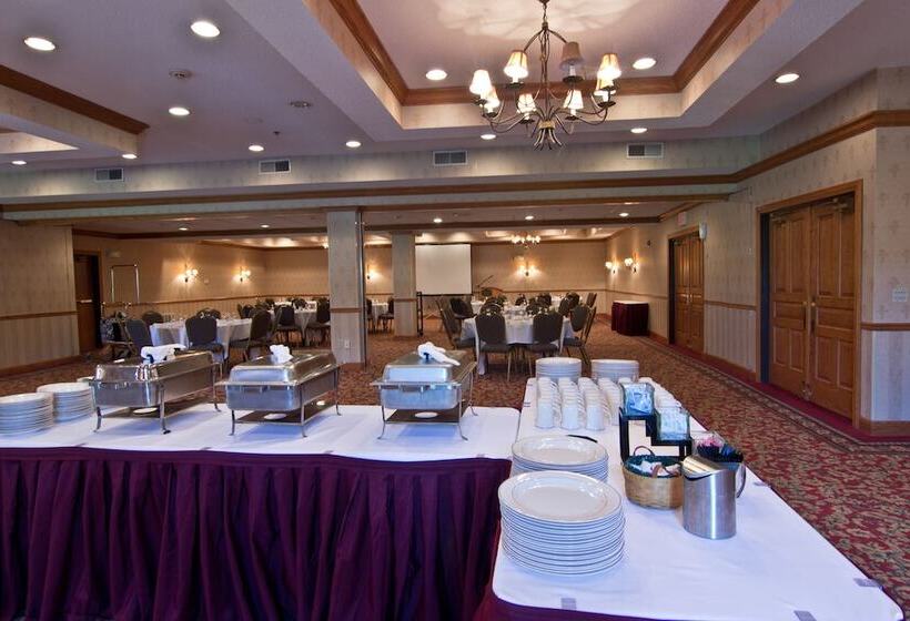 酒店 Coshocton Village Inn & Suites