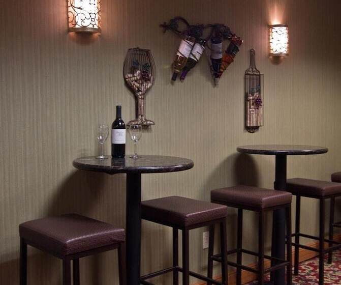 酒店 Coshocton Village Inn & Suites