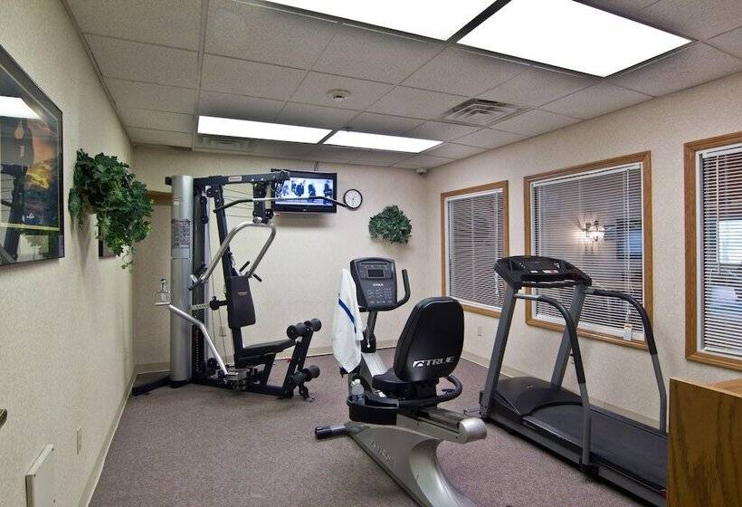 酒店 Coshocton Village Inn & Suites