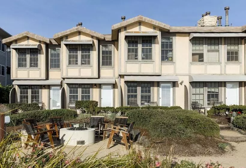 Отель Cottage Inn By The Sea