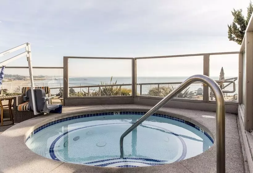 Отель Cottage Inn By The Sea