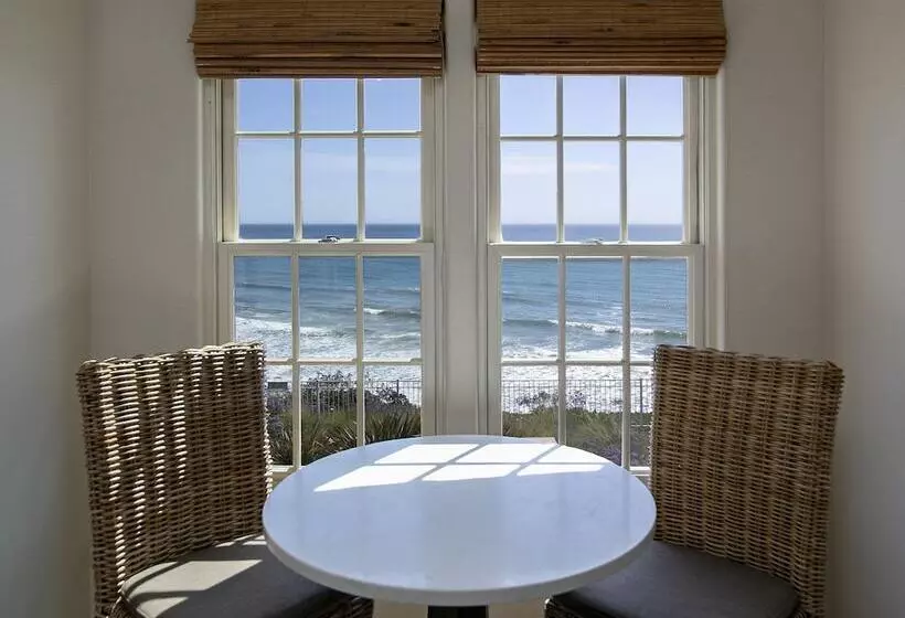 Отель Cottage Inn By The Sea