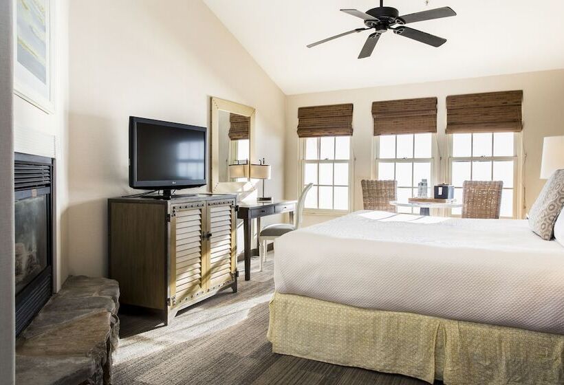 هتل Cottage Inn By The Sea