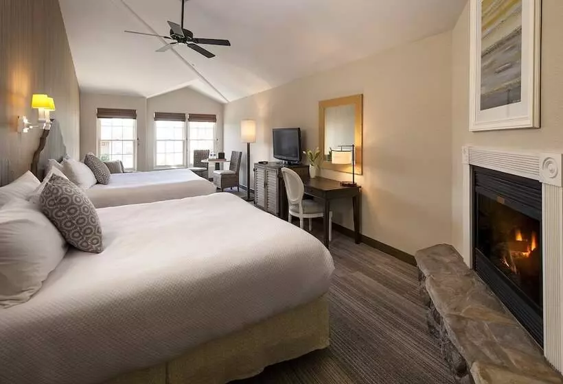 Отель Cottage Inn By The Sea