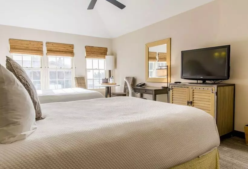 Отель Cottage Inn By The Sea