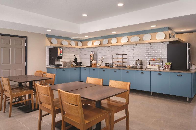 ホテル Country Inn & Suites By Radisson, Detroit Lakes, Mn