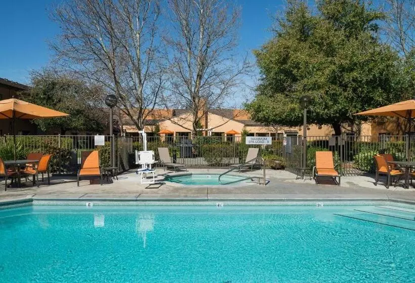 ホテル Courtyard By Marriott Vacaville
