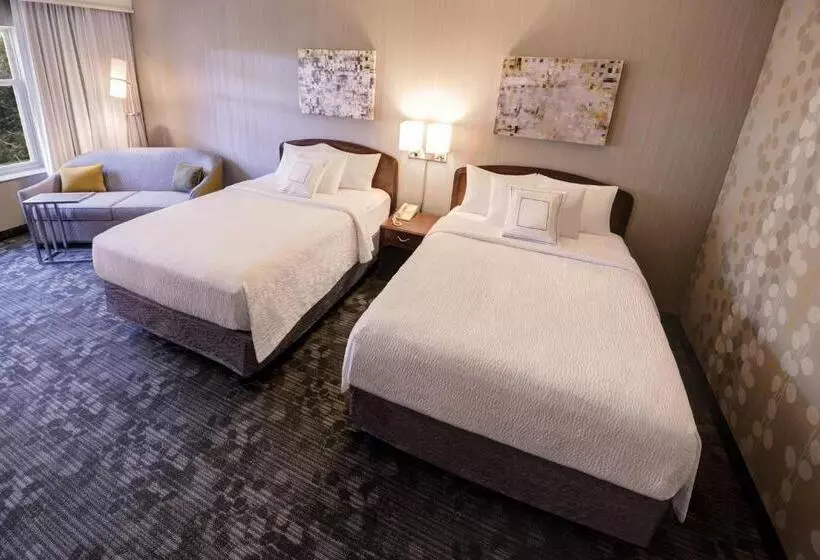 هتل Courtyard Wausau