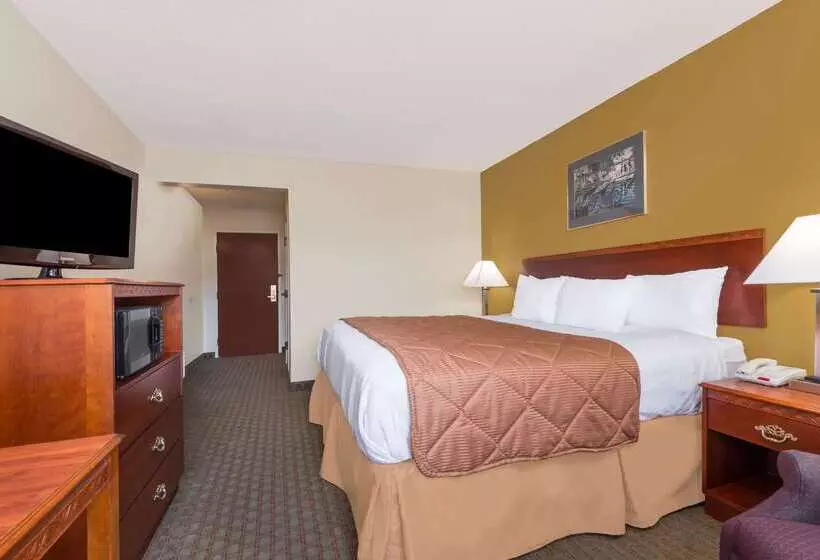 Отель Days Inn By Wyndham Norton