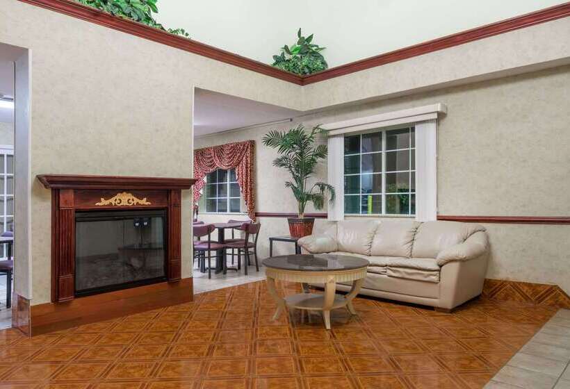 호텔 Days Inn By Wyndham Norton