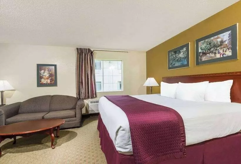 Отель Days Inn By Wyndham Norton