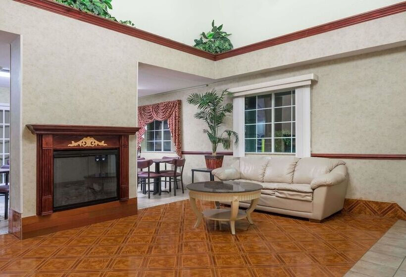 호텔 Days Inn By Wyndham Norton