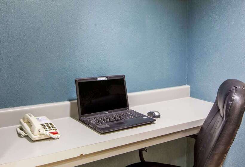 فندق Days Inn & Suites By Wyndham Webster Nasaclearlakehouston