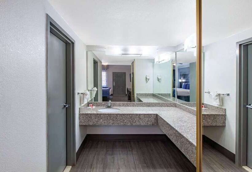 فندق Days Inn & Suites By Wyndham Webster Nasaclearlakehouston