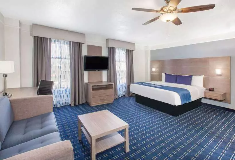 Hotel Days Inn & Suites By Wyndham Webster Nasaclearlakehouston