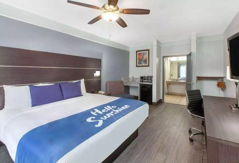 Hotel Days Inn & Suites By Wyndham Webster Nasaclearlakehouston