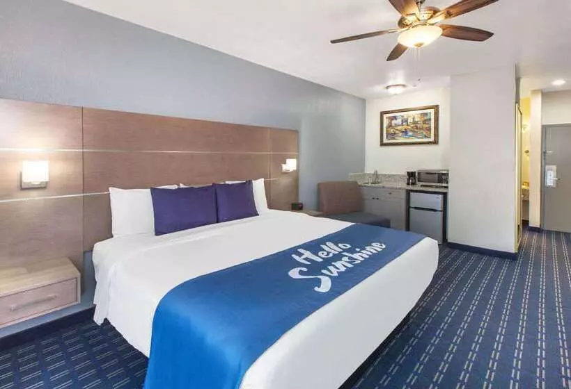 Hotel Days Inn & Suites By Wyndham Webster Nasaclearlakehouston