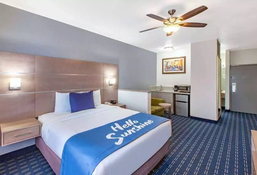 Hotel Days Inn & Suites By Wyndham Webster Nasaclearlakehouston