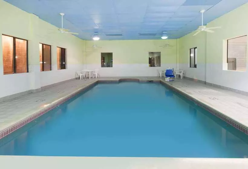 Hotel Days Inn & Suites By Wyndham Webster Nasaclearlakehouston