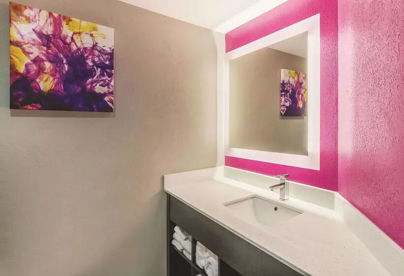 Отель La Quinta By Wyndham Chattanooga Hamilton Place