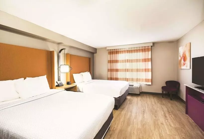 Отель La Quinta By Wyndham Chattanooga Hamilton Place