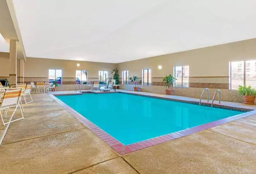 호텔 La Quinta By Wyndham Midwest City Tinker Afb