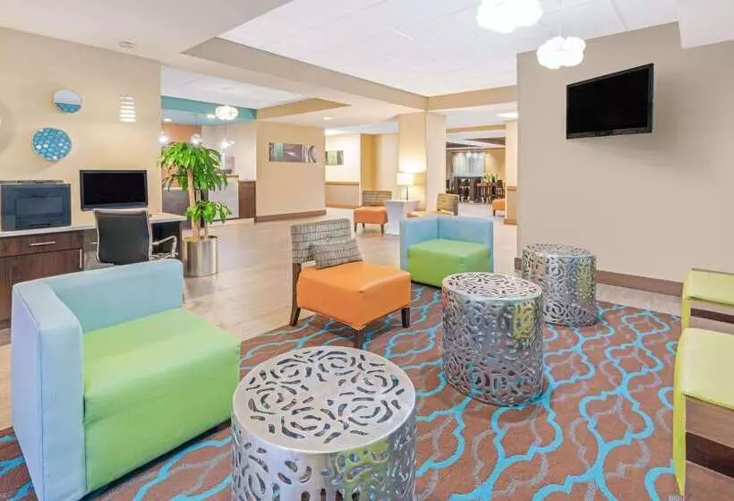 호텔 La Quinta By Wyndham Midwest City Tinker Afb