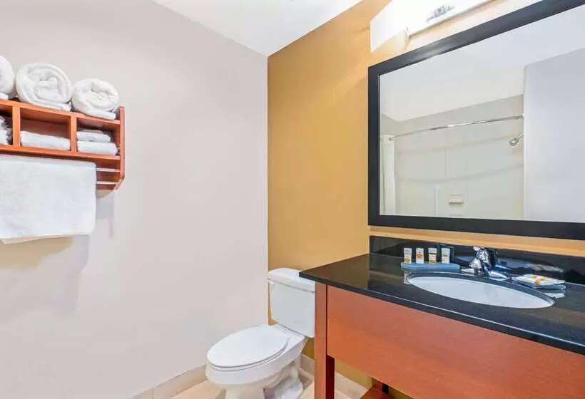 호텔 La Quinta By Wyndham Midwest City Tinker Afb