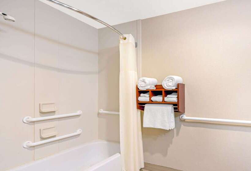 בית מלון כפרי La Quinta By Wyndham Midwest City Tinker Afb