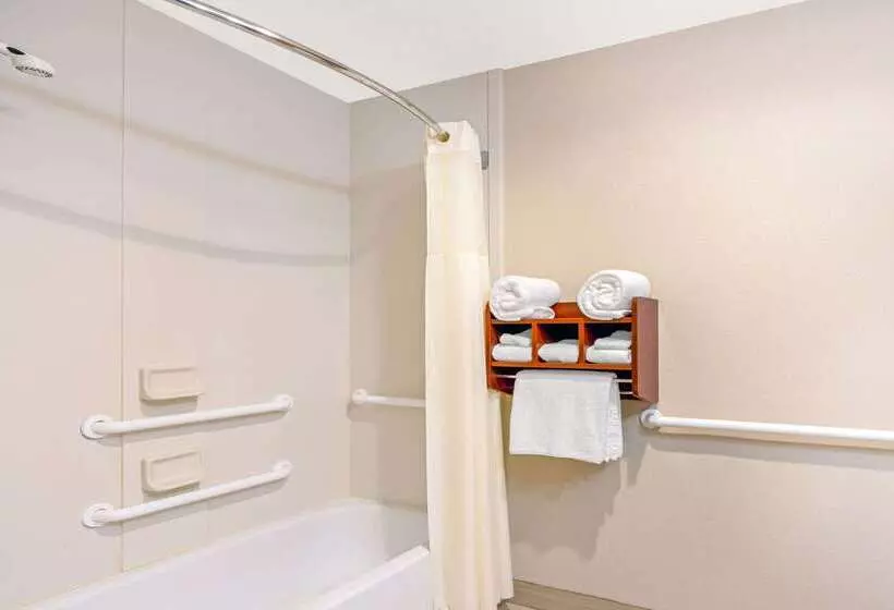 호텔 La Quinta By Wyndham Midwest City Tinker Afb