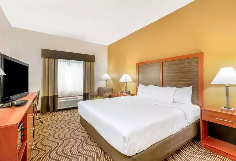 호텔 La Quinta By Wyndham Midwest City Tinker Afb