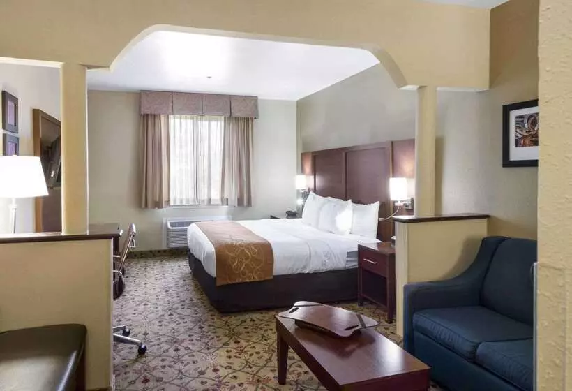 בית מלון כפרי Quality Suites Midland North Loop 250