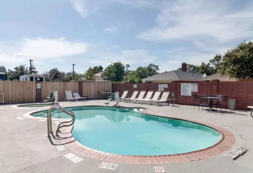 בית מלון כפרי Quality Suites Midland North Loop 250