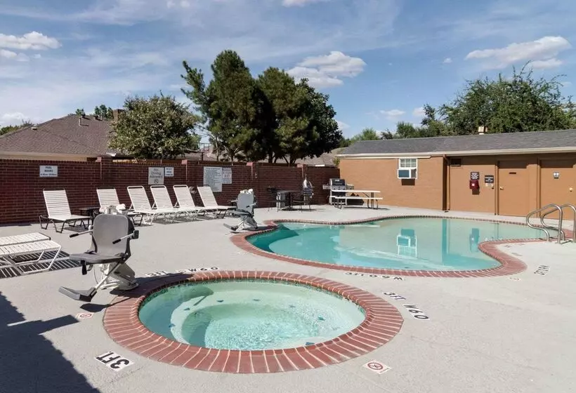 בית מלון כפרי Quality Suites Midland North Loop 250