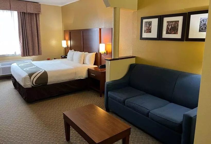 בית מלון כפרי Quality Suites Midland North Loop 250