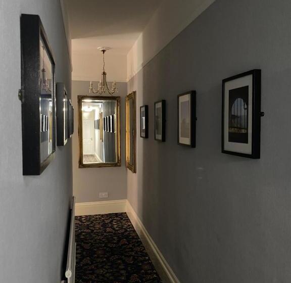 مبيت وإفطار Waverley Park Lodge