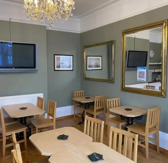 تختخواب و صبحانه Waverley Park Lodge