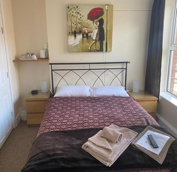 مبيت وإفطار Waverley Park Lodge