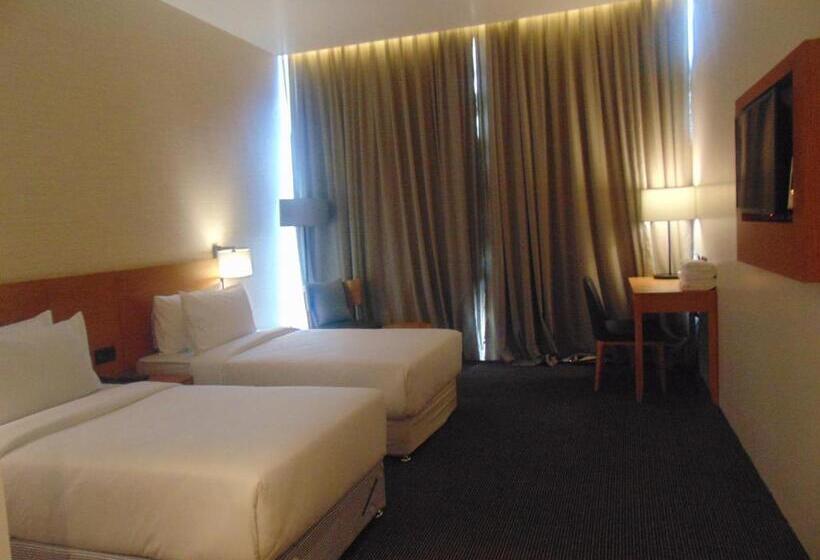 هتل The Vern At Blvd