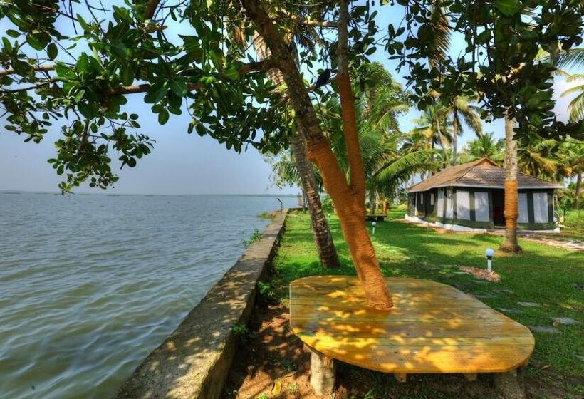 استراحتگاه Shady Shores