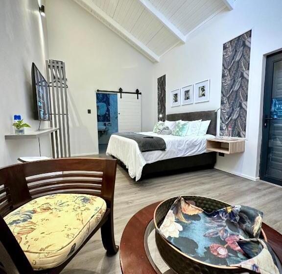 Bed & Breakfast Spacube Luxury Suites And Spa