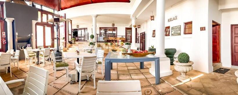 Bed & Breakfast Spacube Luxury Suites And Spa