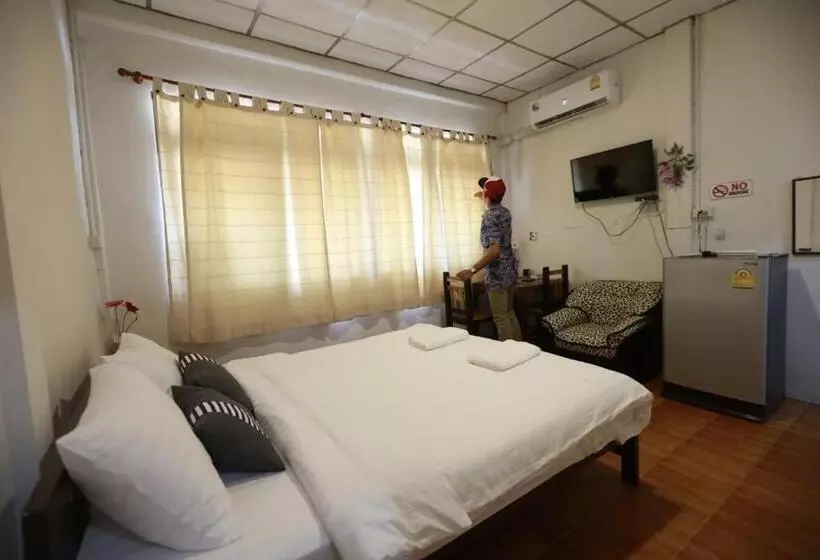 Banana Hostel Donmuang