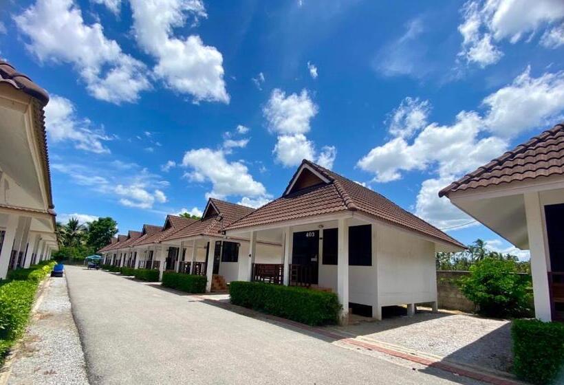 Pensjonat หาดทรายขาวรีสอร์ท